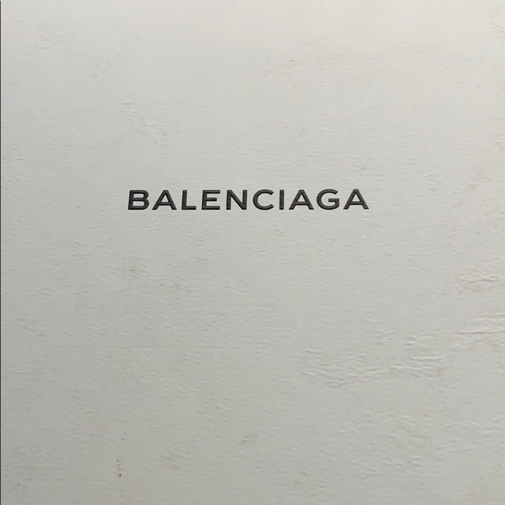 Men’s Balenciaga tennis shoes